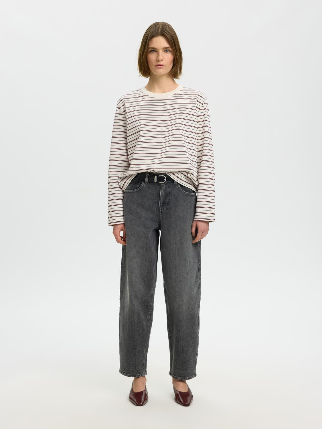 model_shot-front_full